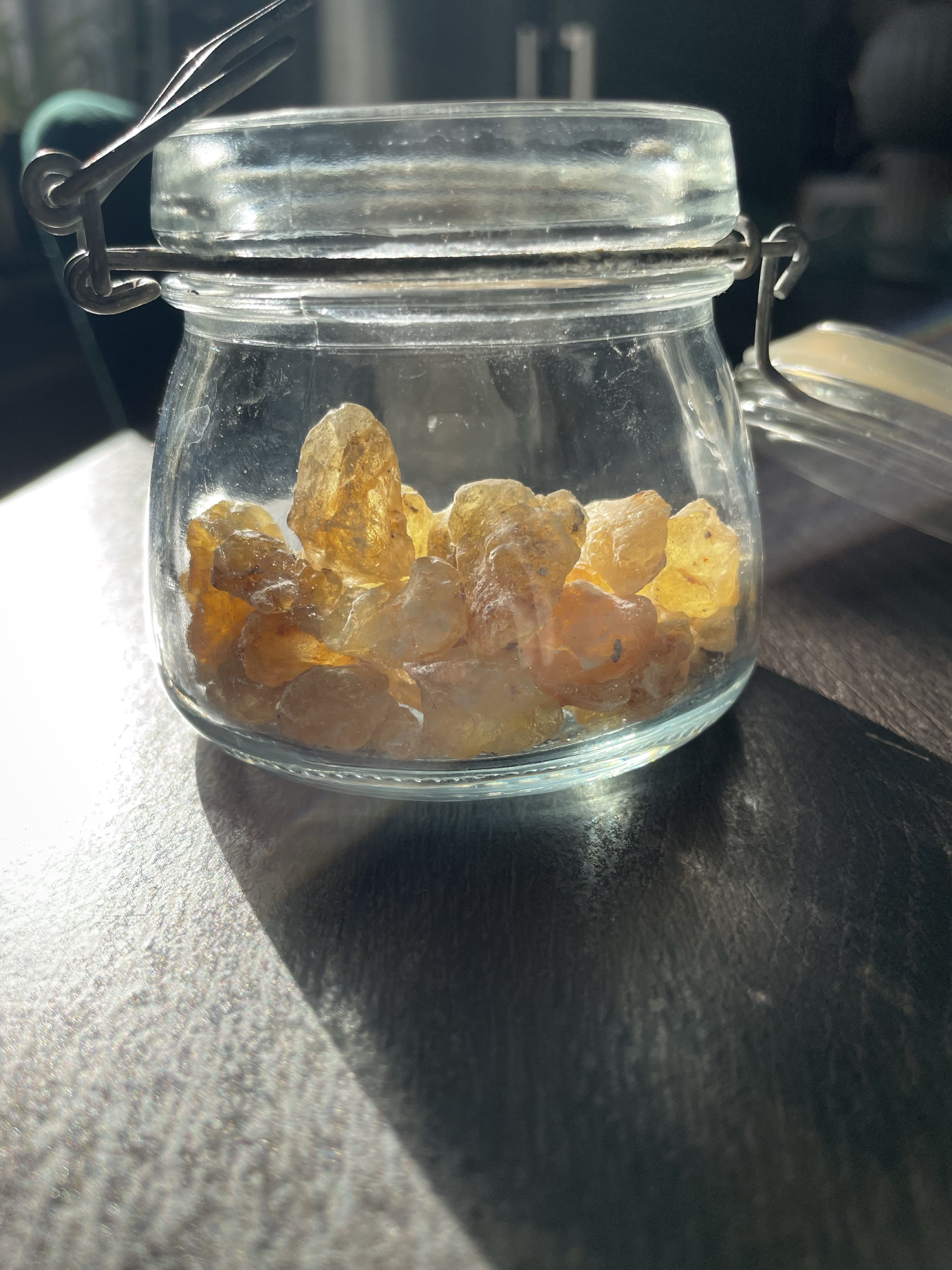 Premium Maydi resin close-up